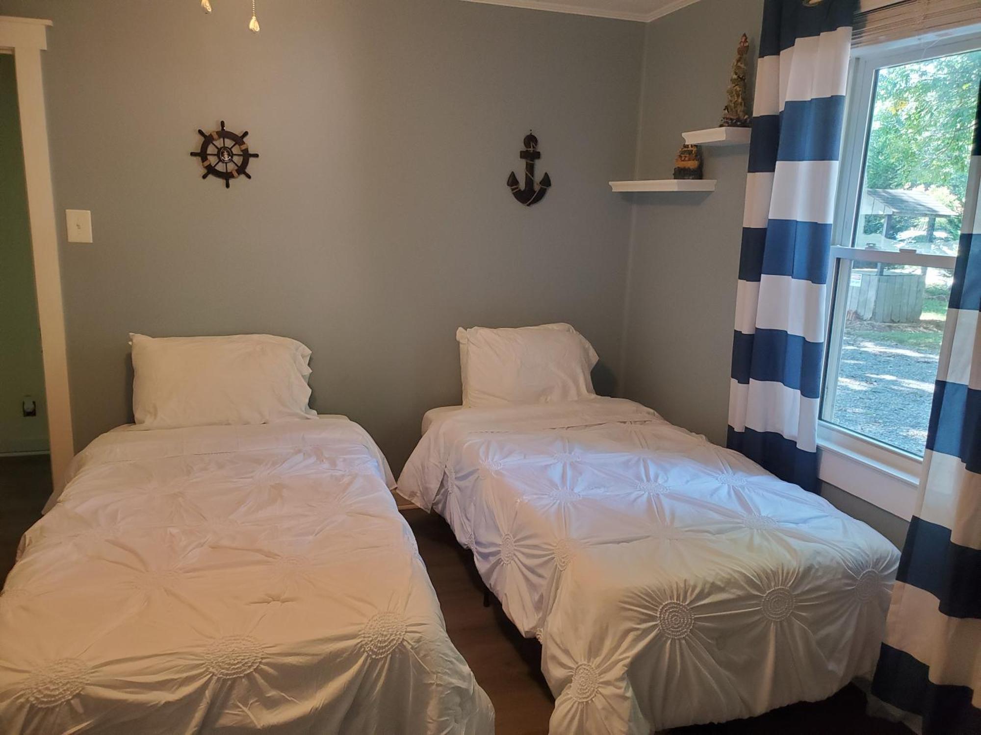 Private Single Level Standalone House Large Lot - 3 Bedrooms Charlotte Exteriér fotografie